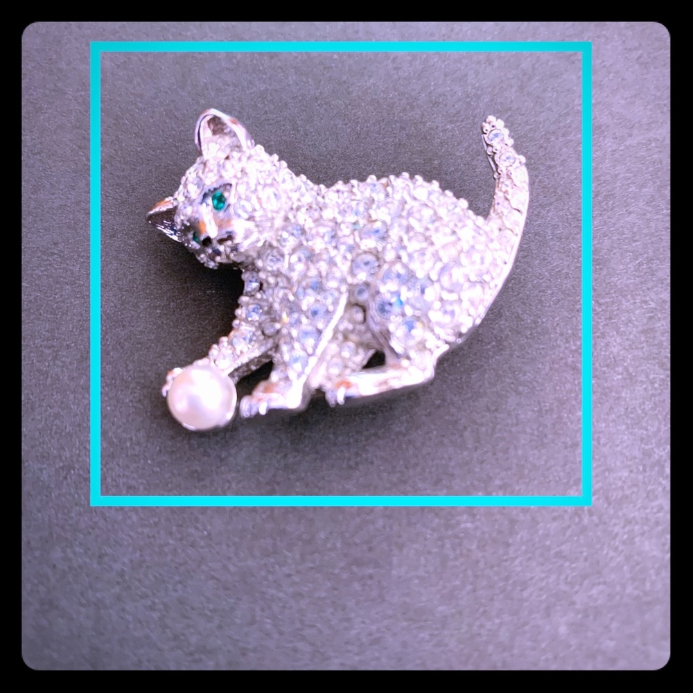 Swarovski Stamped Pave Crystal Cat Pin retired